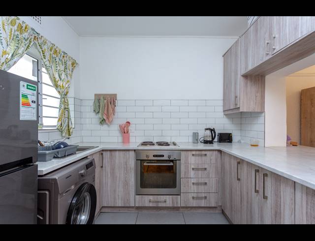 1 BEDROOM APARTMENT FOR SALE IN RONDEBOSCH